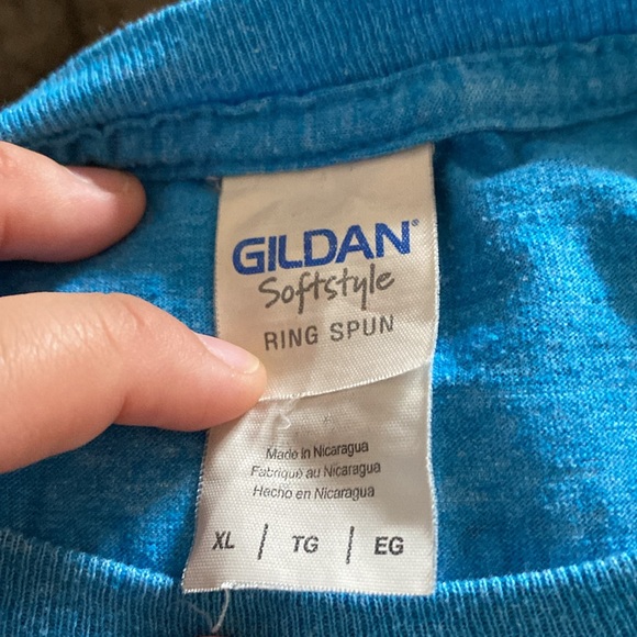 Gildan Shirt - Picture 3 of 3